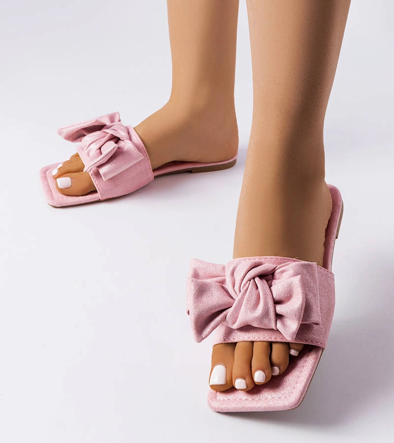 Różowe eleganckie klapki z kokardką Thériault