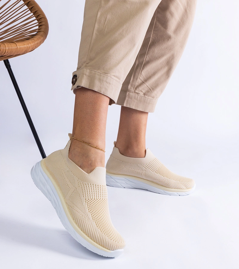 Beżowe wsuwane sneakersy sportowe Aquilina
