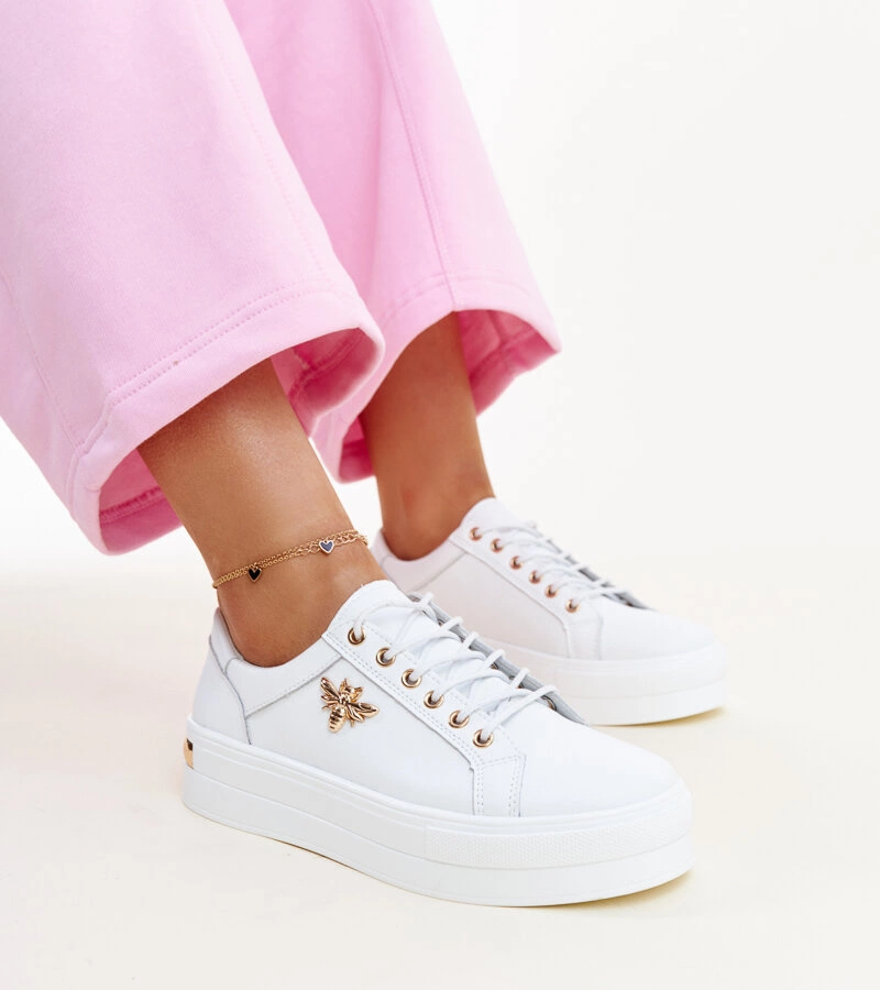 Białe skórzane sneakersy na grubej podeszwie Mikka