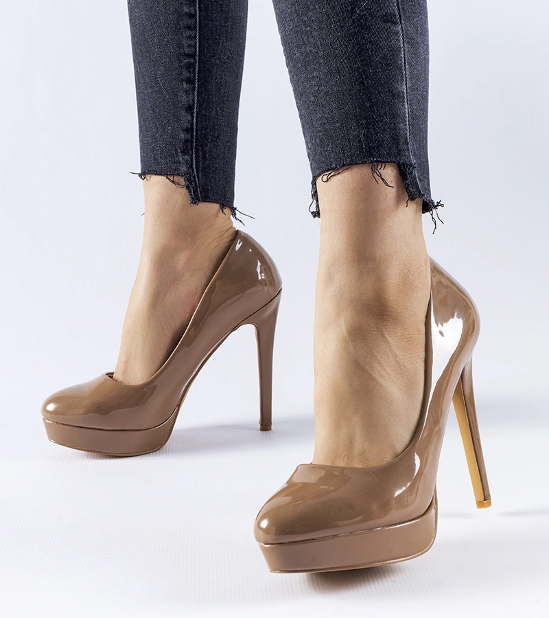 Brązowe czółenka na wysokiej szpilce Tarsogno