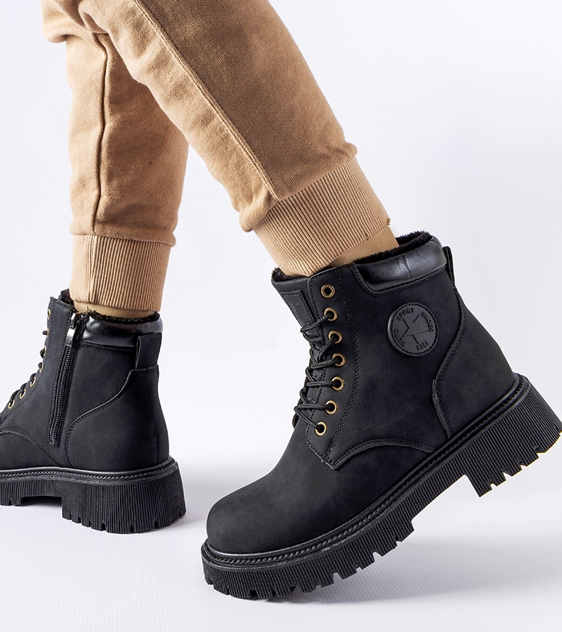 Czarne ocieplane trapery Doutor