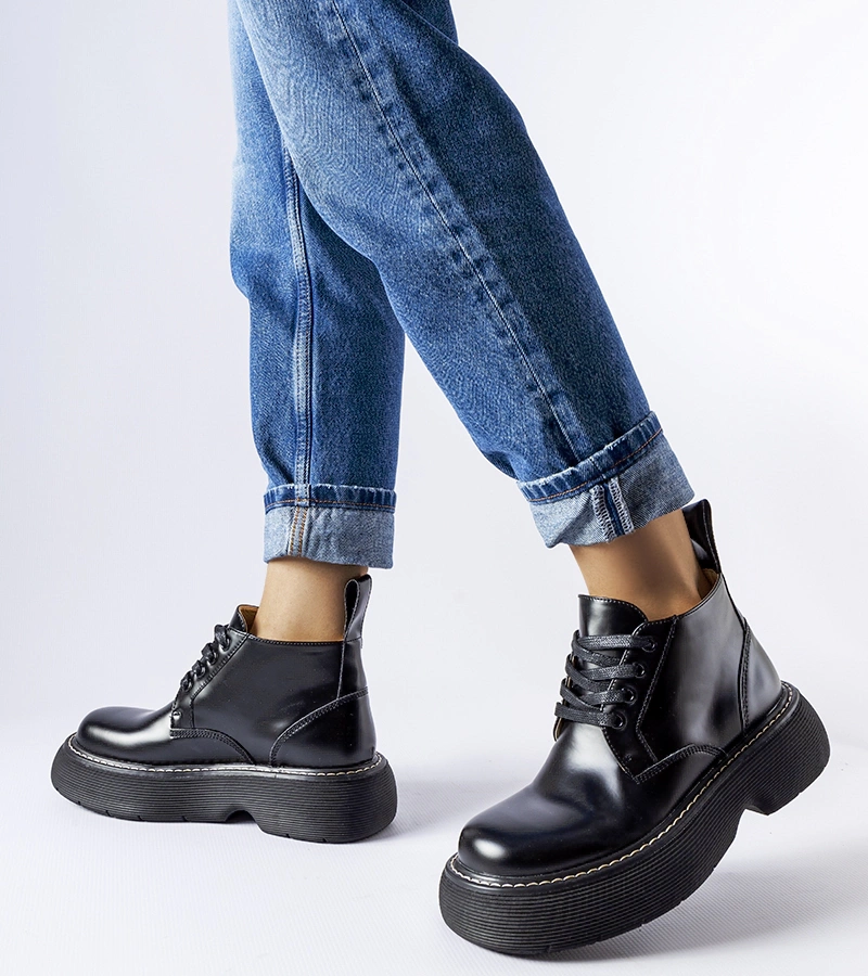 Czarne krótkie klasyczne workery Aristide