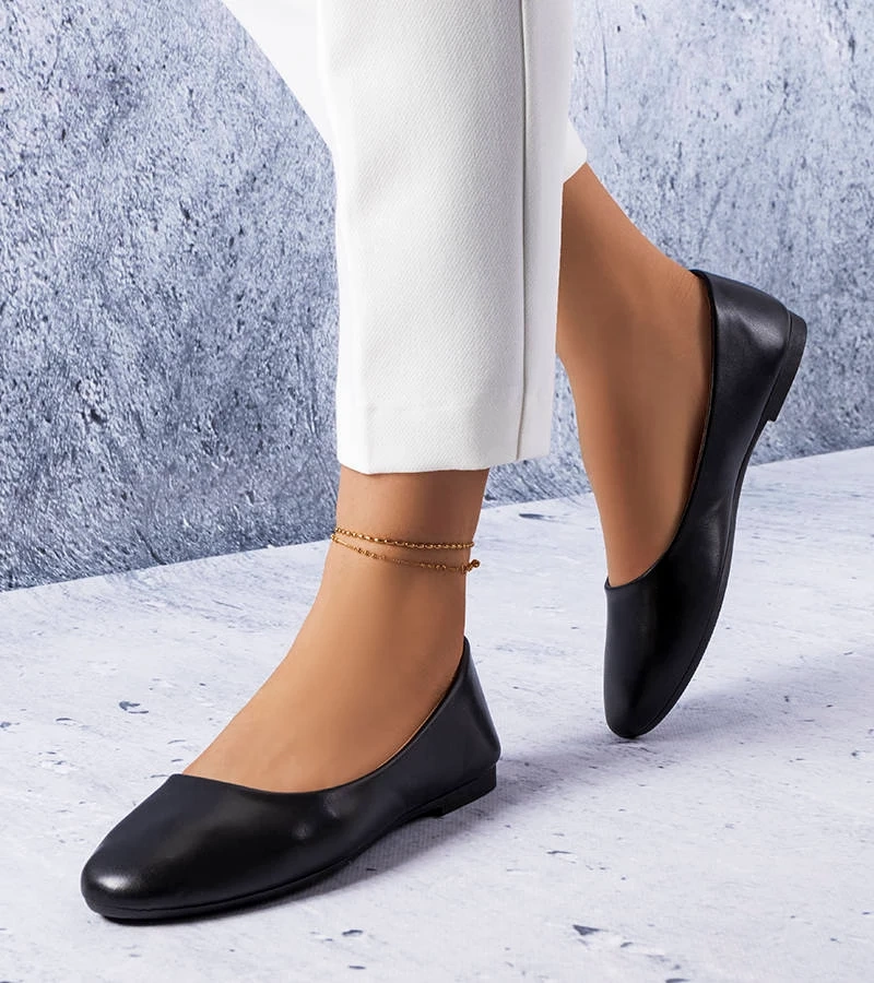 Czarne balerinki ze skórzana wkładką Truchon