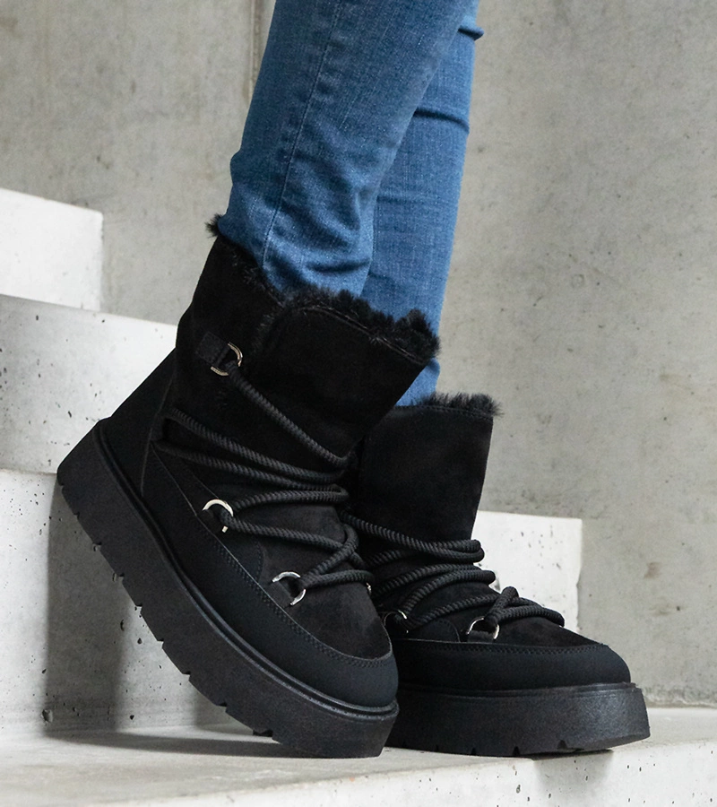 Czarne śniegowce na platformie ocieplane futerkiem Andra