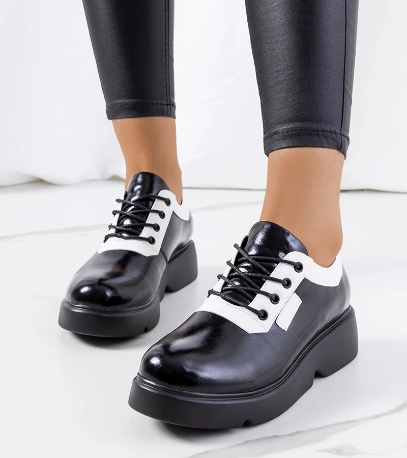 Czarne półbuty Parram