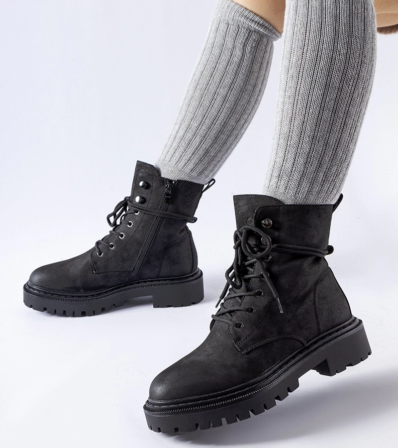 Czarne płaskie trapery z protektorem Brattle