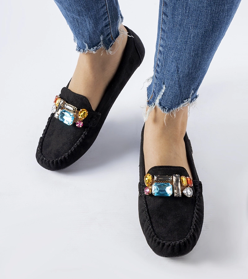 Czarne mokasyny z ozdobnymi błyskotkami Fusco