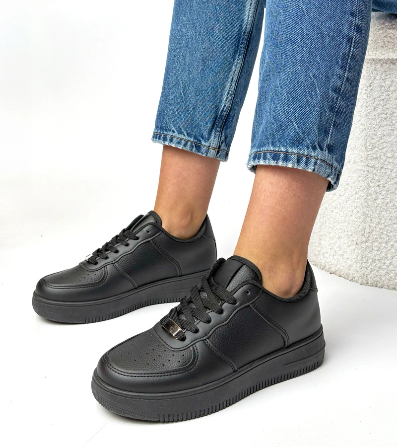Czarne sneakersy na platformie Brigitte