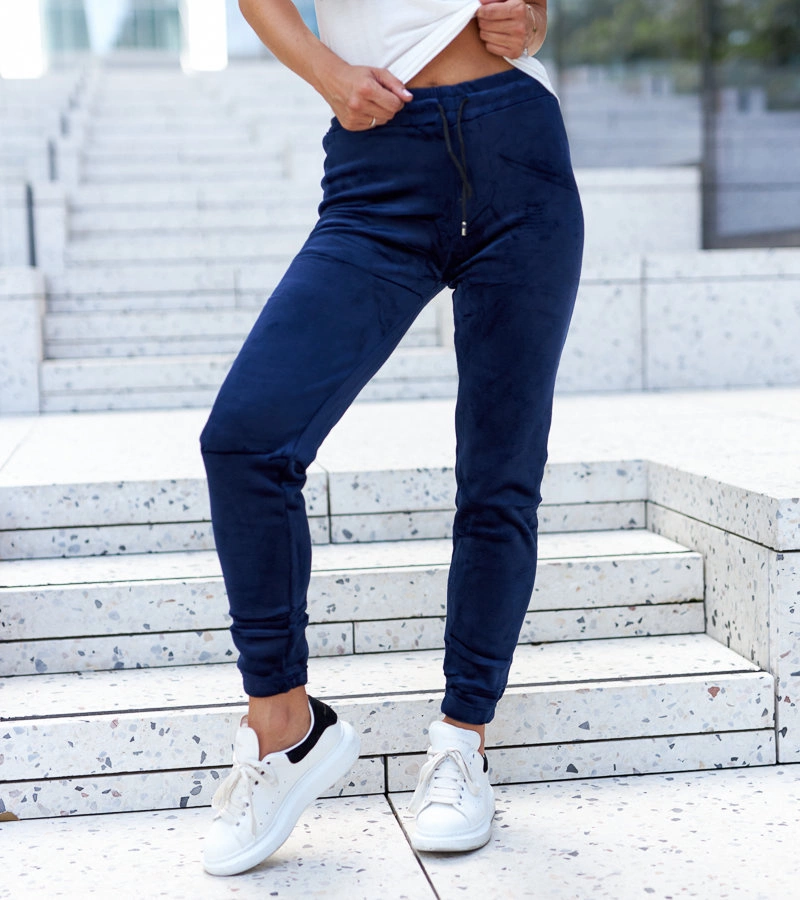 Granatowe spodnie dresowe ocieplane Scout