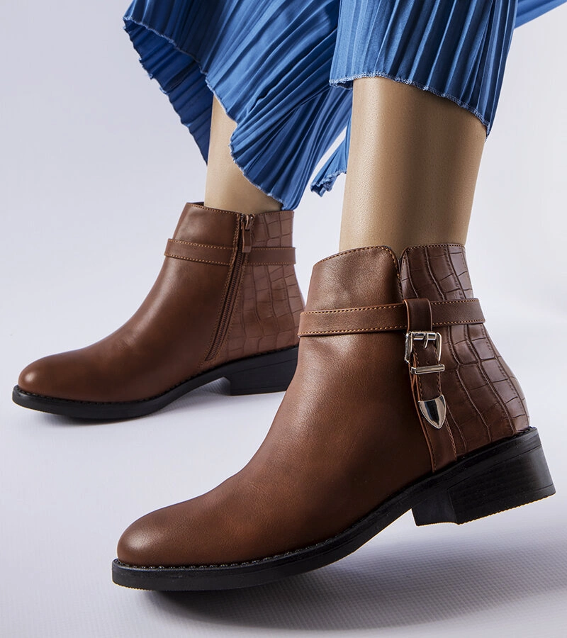 Brązowe botki na płaskim obcasie Monteforte