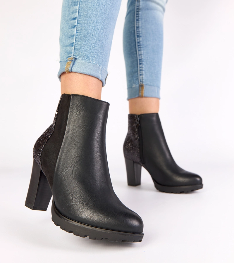 Czarne botki na słupku z brokatowym tyłem Ambre