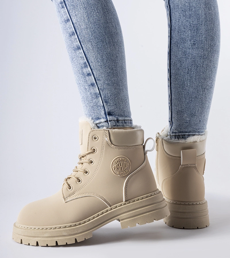 Beżowe ocieplane workery Deville