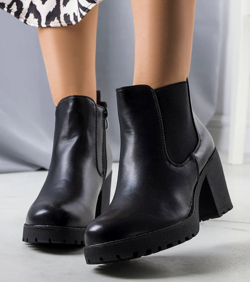 Czarne ocieplane botki Cattan