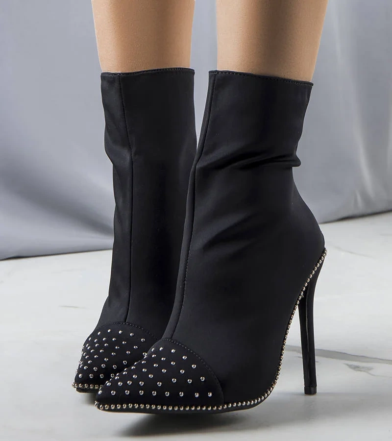 Czarne botki na szpilce Flegrei