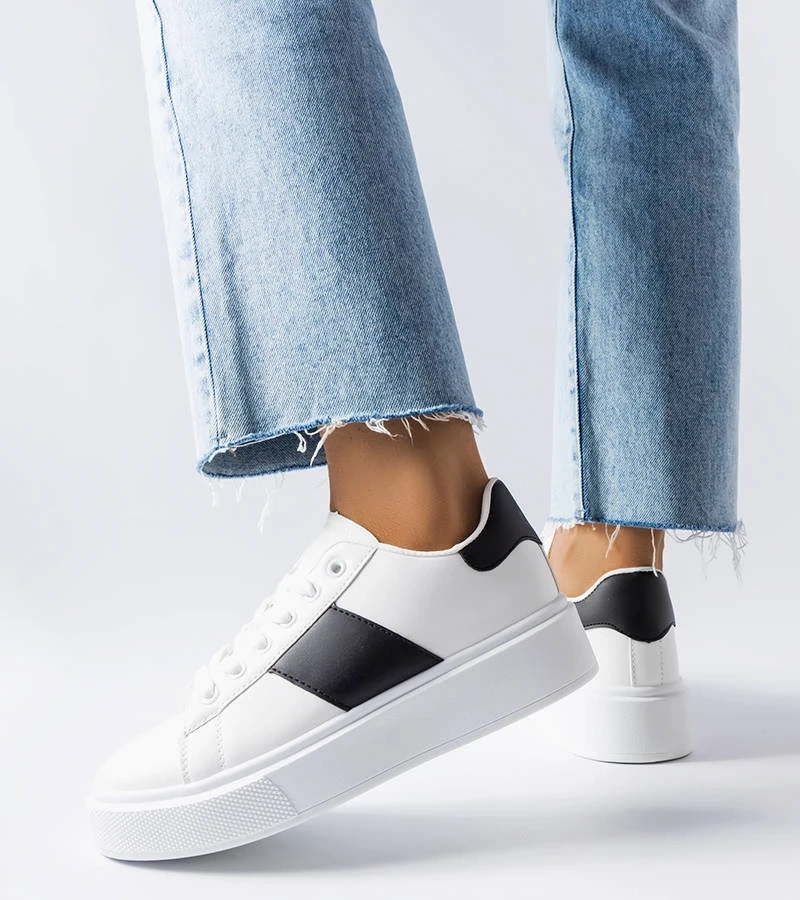 Białe sneakersy z czarnym paskiem Aurélie