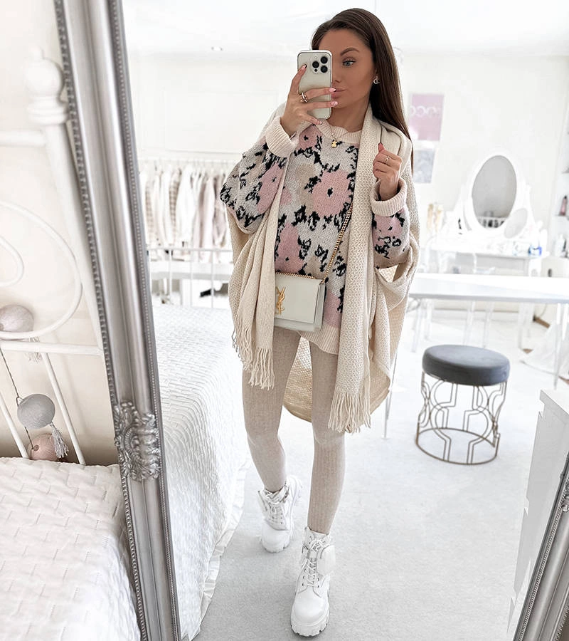 Beżowa narzutka z frędzlami Noah