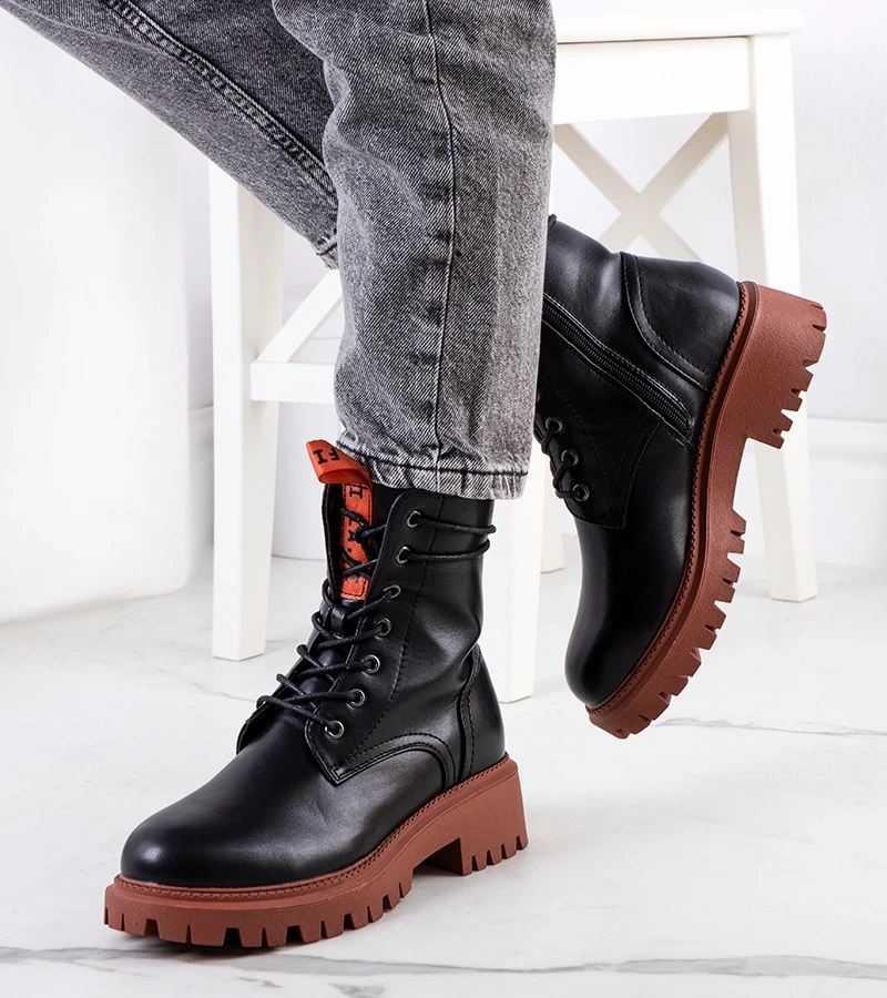 Czarne botki sznurowane traperki Sicula