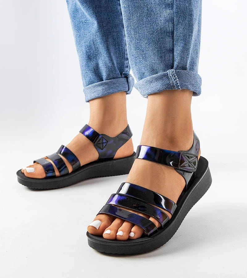 Granatowe sandały na koturnie Covillon