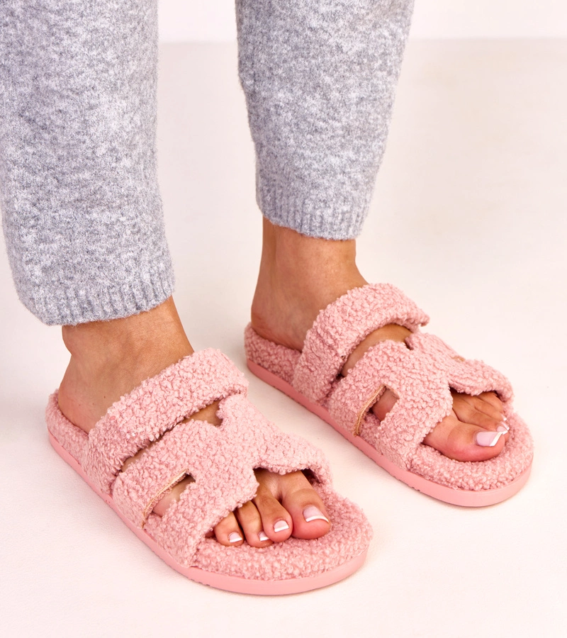 Różowe futrzane kapcie z otwartym przodem Greigan