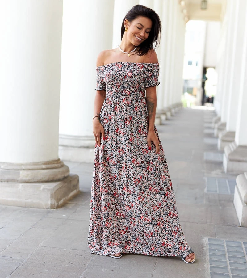 Czarna sukienka z marszczeniem Bottidda