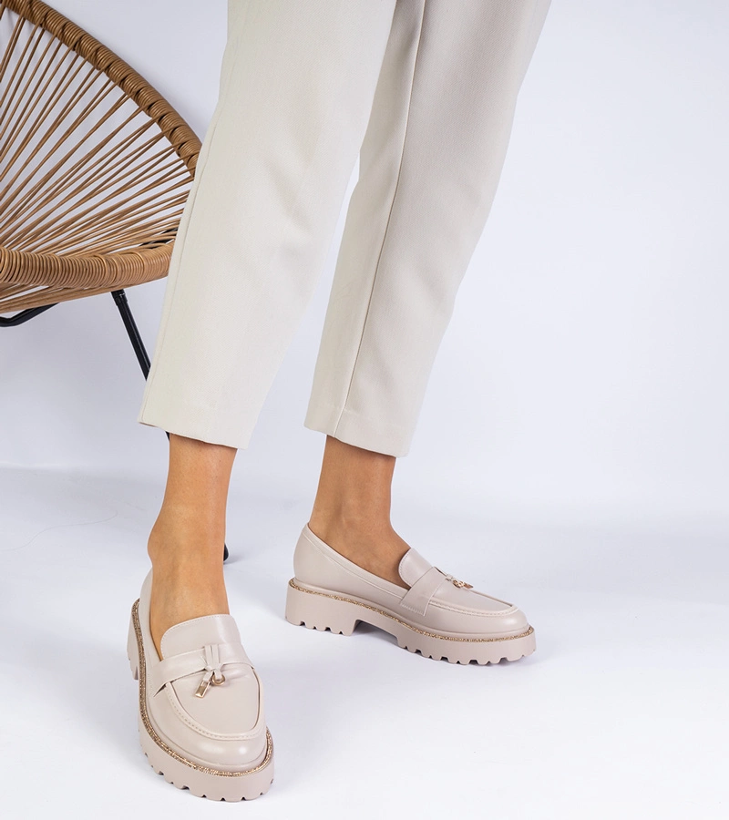 Beżowe mokasyny zdobione cyrkoniami Linsol