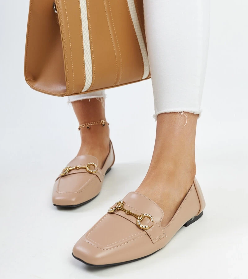 Beżowe mokasyny z klamerką Areebah