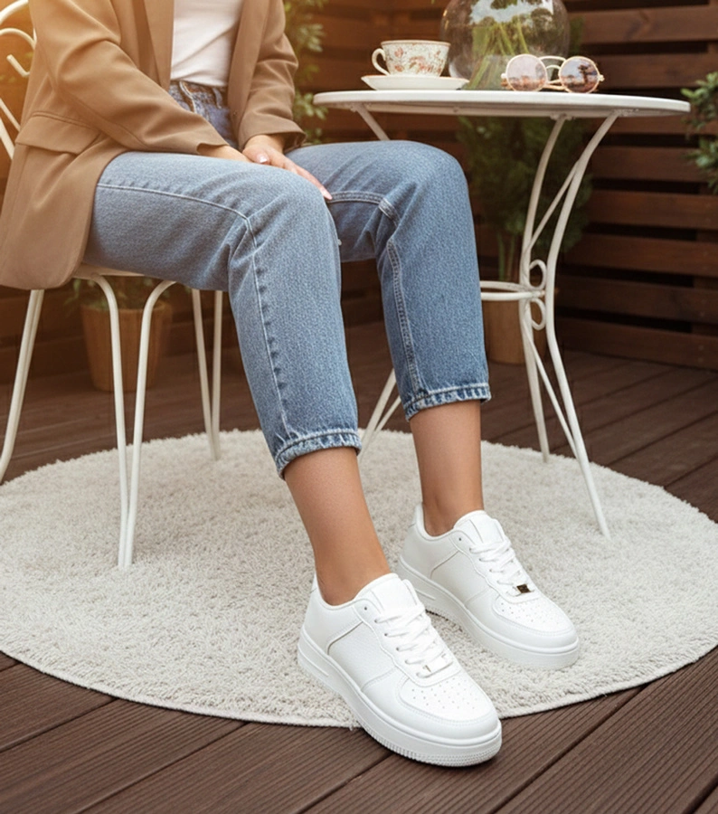 Białe sneakersy na platformie Brigitte