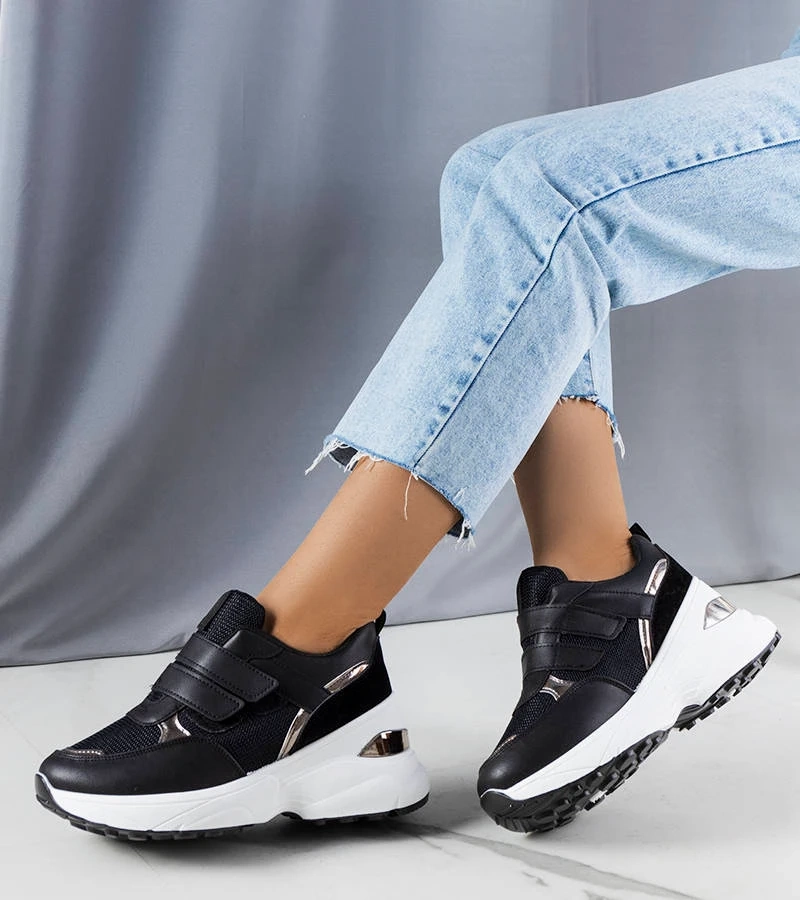 Czarne sneakersy na masywnej podeszwie Elsie