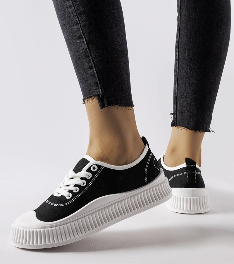 Czarne trampki na platformie Collepepe