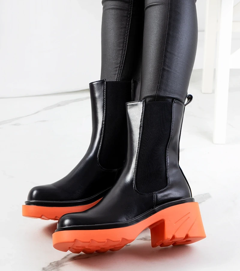 Czarne botki z kolorową podeszwą Oito