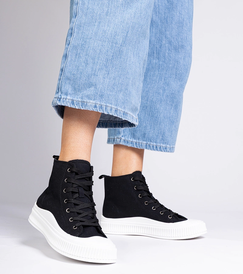 Czarne wysokie trampki na platformie Guerrino