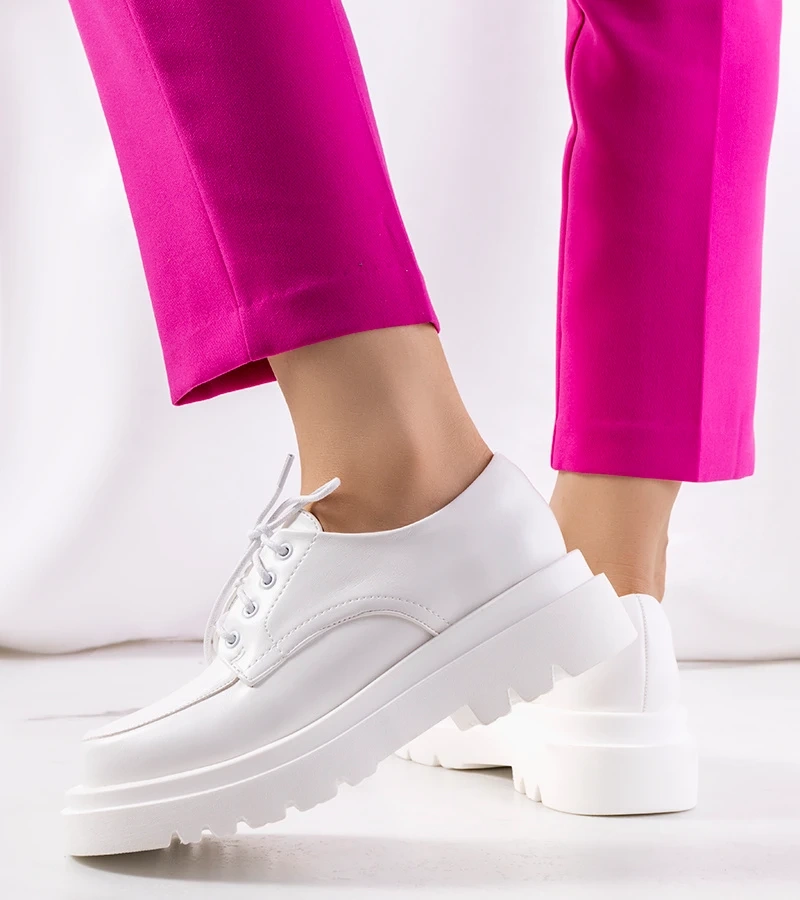 Białe oksfordki Nunes