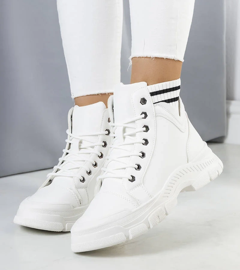 Białe ocieplane botki Innes