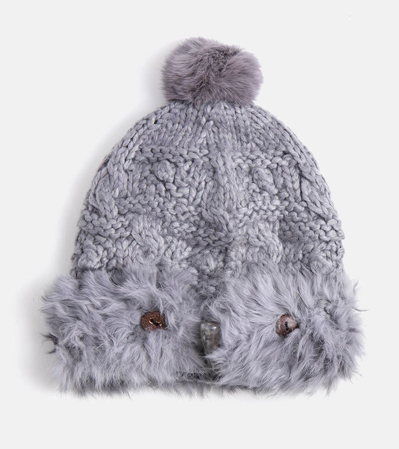 Szara czapka z futerkiem Danna