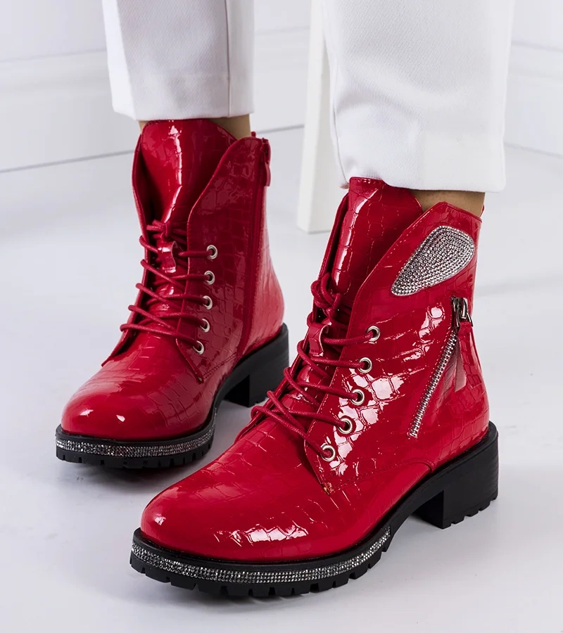 Czerwone botki Airedale