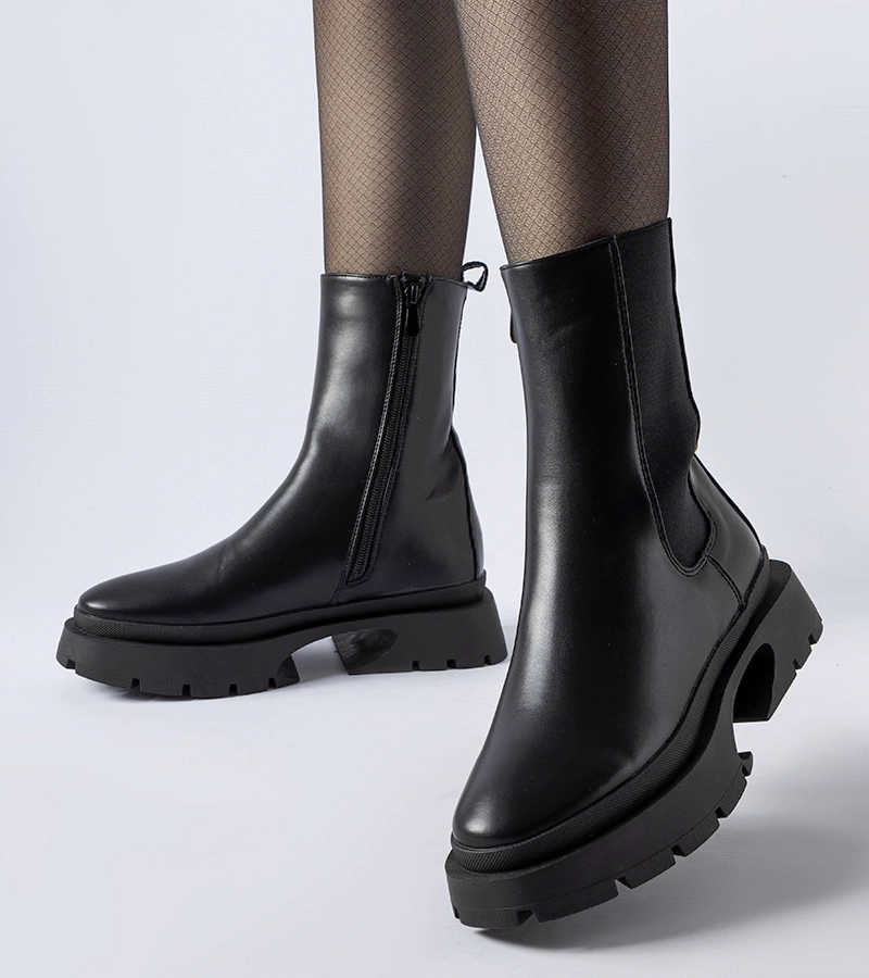 Czarne ocieplane botki Mombello