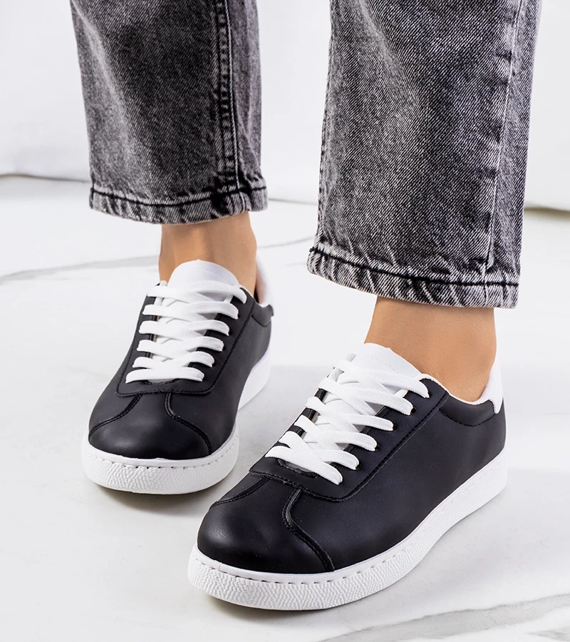 Czarne sneakersy Wilson