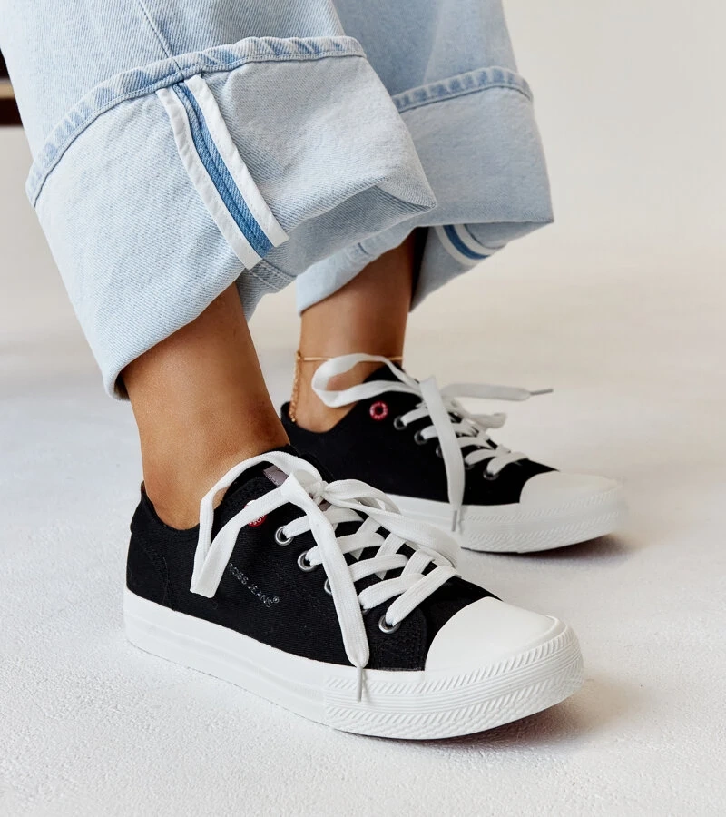 Czarne materiałowe damskie trampki CROSS JEANS