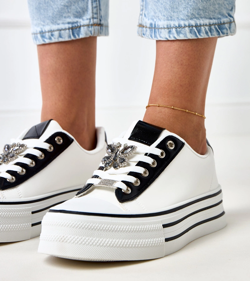 Białe sneakersy na platformie zdobione motylkiem Aviara