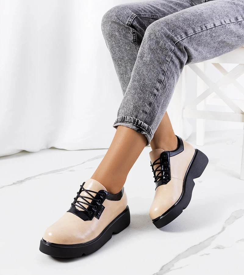 Beżowe półbuty Parram