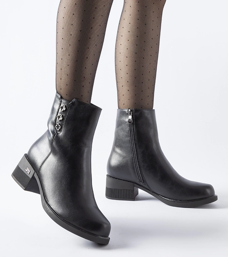 Czarne ocieplane botki z cyrkoniami Insignia