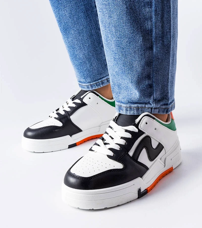 Czarno-białe buty na grubszej podeszwie Harter