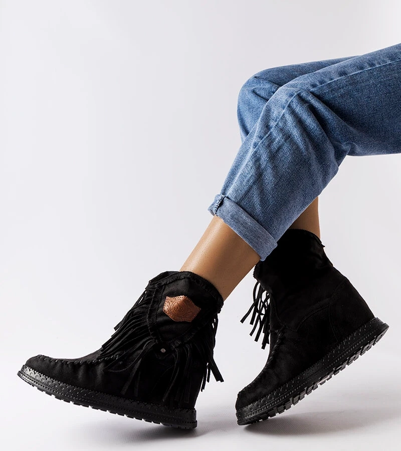 Czarne botki na koturnie Giudice