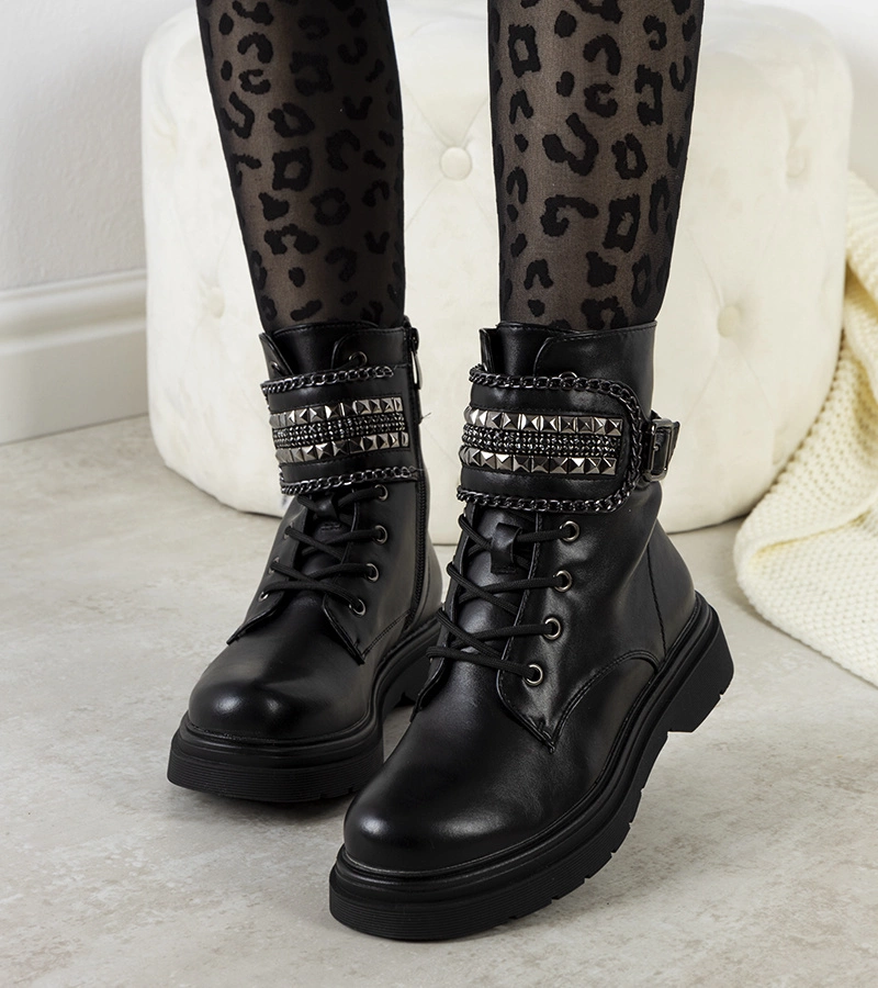 Czarne traperki Avenida