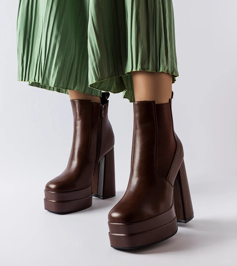 Brązowe botki na wysokim słupku Copertino