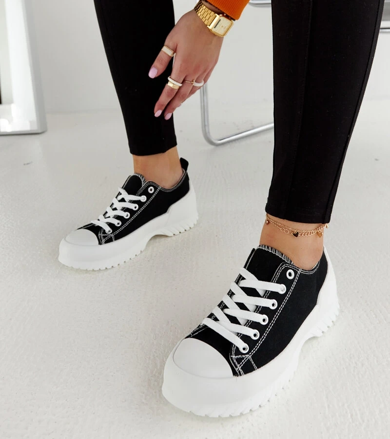 Czarne trampki na platformie Monteleone