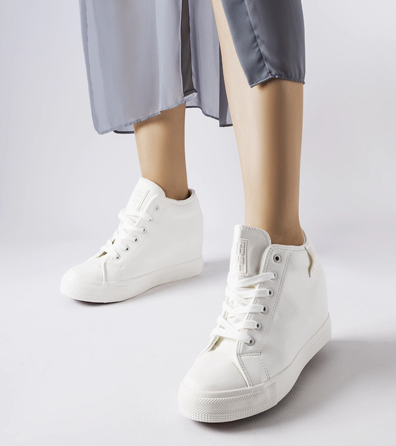 Białe sneakersy na koturnie Big Star MM274002