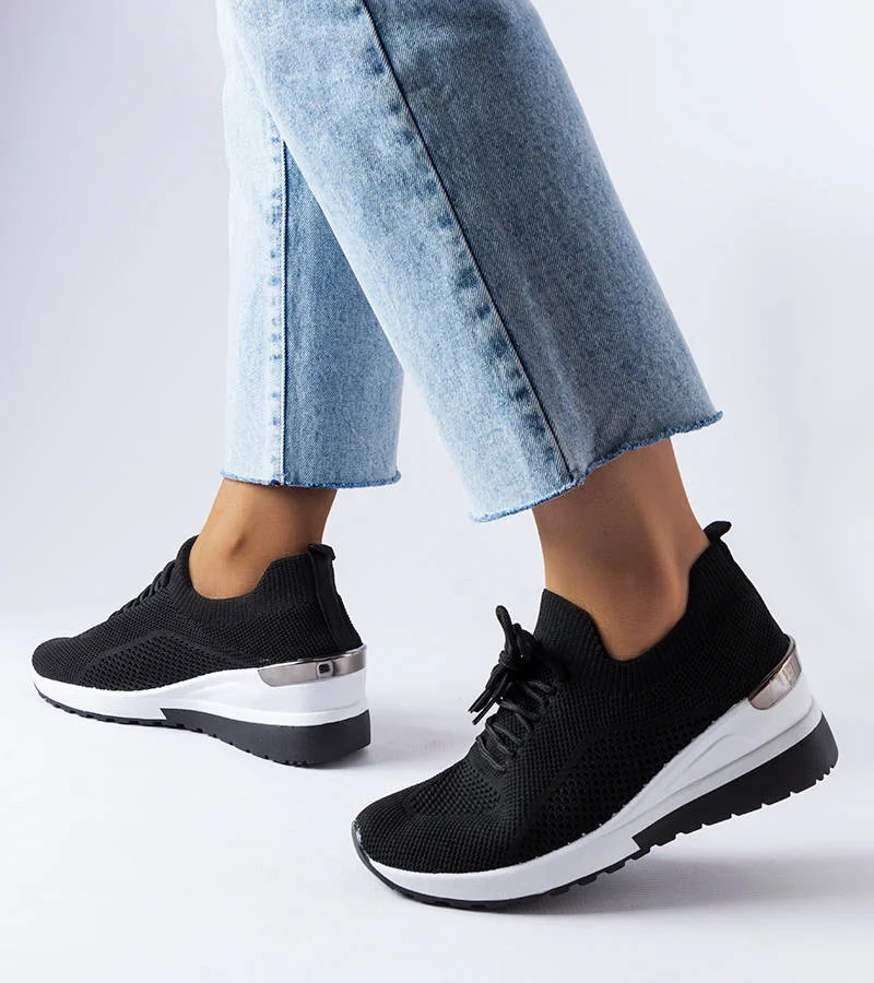 Czarne sneakersy na koturnie Alberica