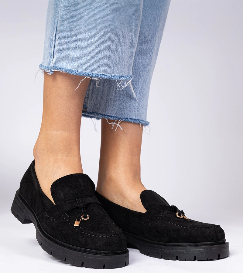 Czarne eleganckie mokasyny z ekozamszu ze zdobieniem Marsella