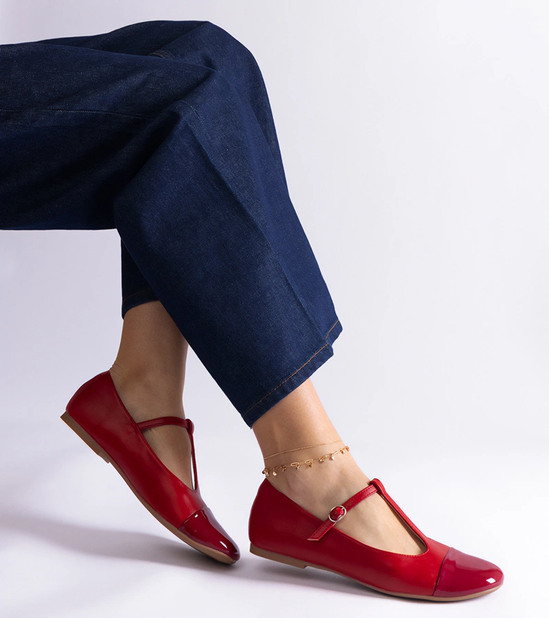 Czerwone balerinki z lakierowanym noskiem Gloriana